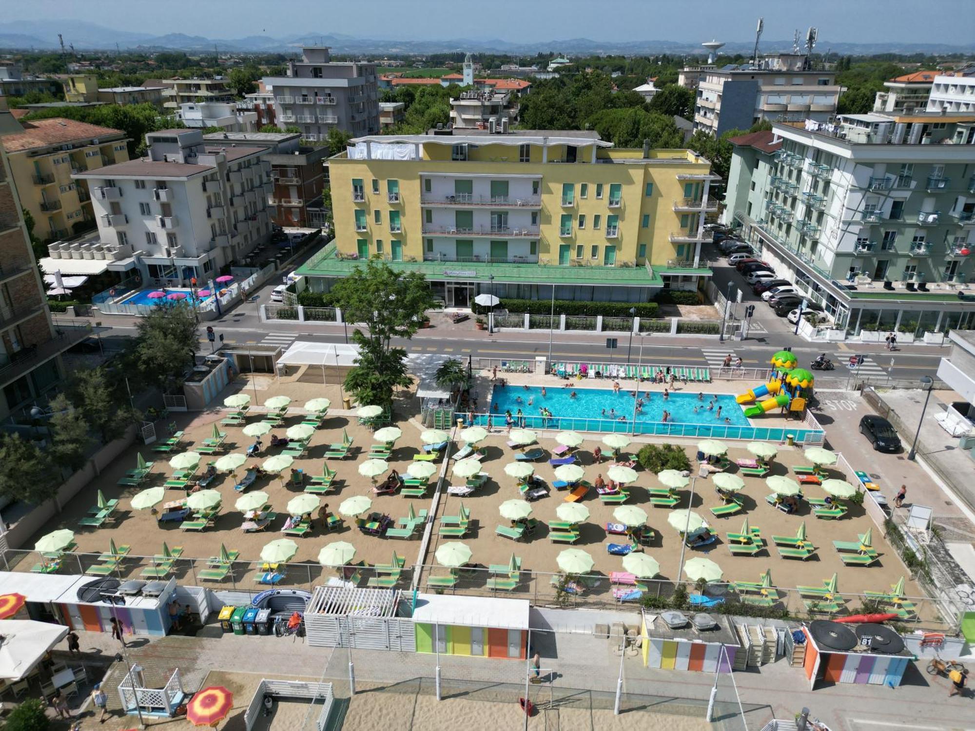 Hotel Holiday Park 3*